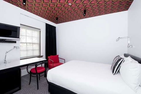 Peppers Gallery Hotel, Canberra - Rental Cars 2