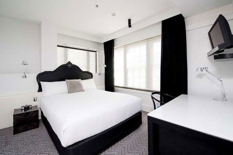 Peppers Gallery Hotel, Canberra - Rental Cars 4