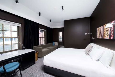 Peppers Gallery Hotel, Canberra - Rental Cars 8