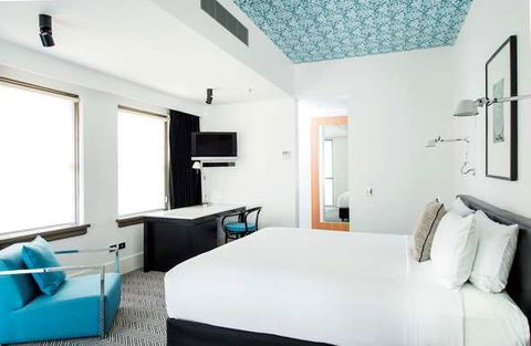 Peppers Gallery Hotel, Canberra - Rental Cars 13