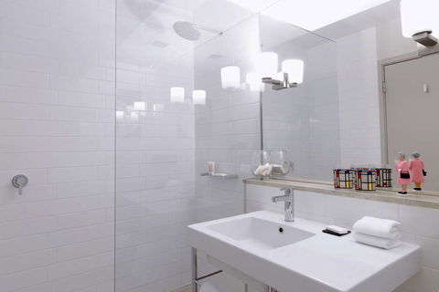 QT Canberra - Rental Cars 5