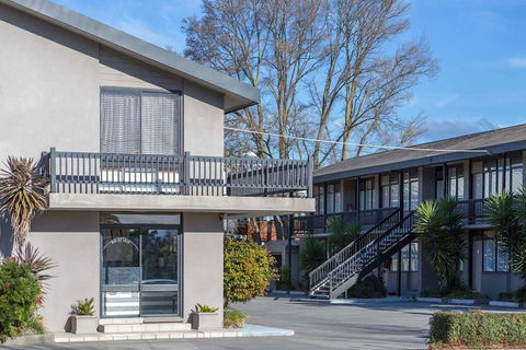 Best Western Governor Gipps Motor Inn - Rental Cars 0