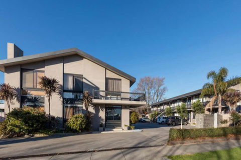 Best Western Governor Gipps Motor Inn - Rental Cars 2