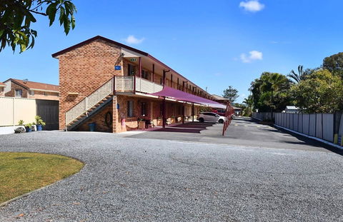 Kennedy Drive Motel - Rental Cars 1