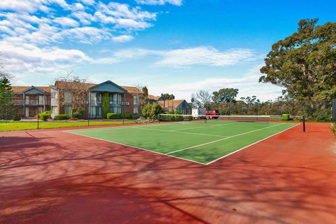 Quality Inn & Suites Traralgon - Rental Cars 2