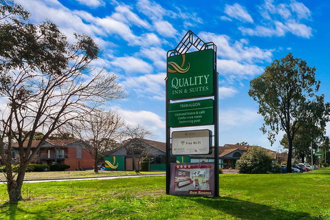 Quality Inn & Suites Traralgon - Rental Cars 1