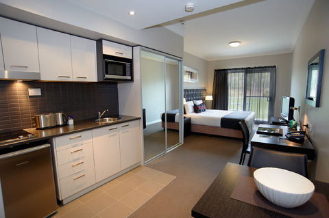 Quest Campbelltown Serviced Apartments - Rental Cars 2