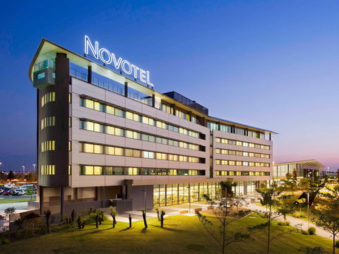Novotel Brisbane Airport - Rental Cars 0