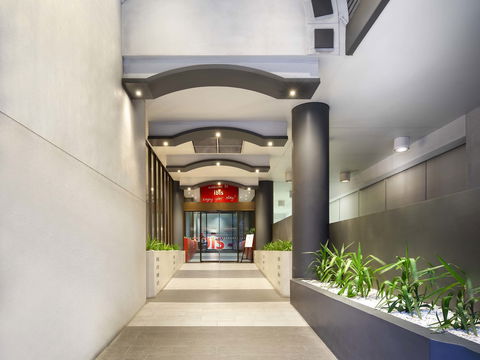 Ibis Hotel - Rental Cars 1