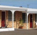 Colonial Motor Lodge - Rental Cars