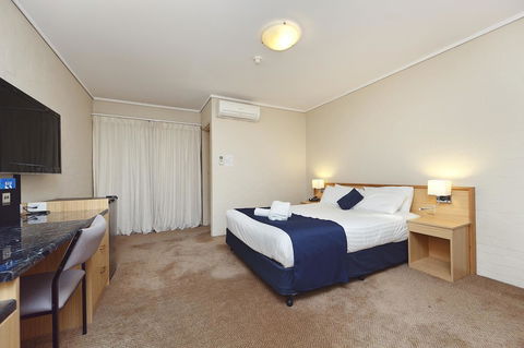 Ibis Styles Canberra - Rental Cars 18