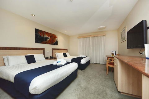 Ibis Styles Canberra - Rental Cars 8