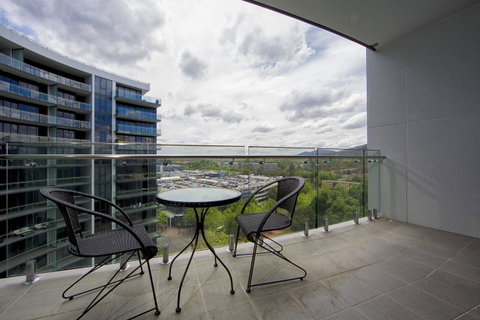 Manhattan 303 Canberra City ACT - Rental Cars 17