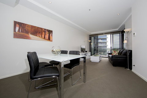 Manhattan 303 Canberra City ACT - Rental Cars 18