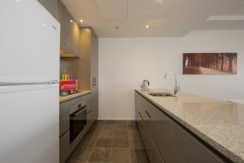 Manhattan 303 Canberra City ACT - Rental Cars 13