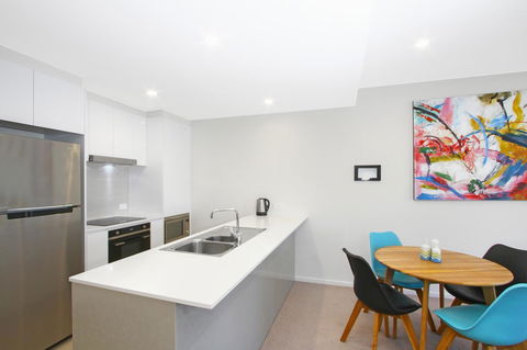 IQ Smart Apartments 704 Braddon ACT - Rental Cars 3