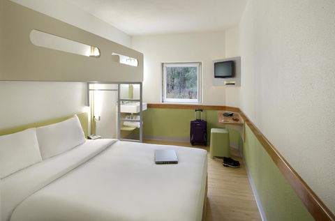 Ibis Budget Canberra - Rental Cars 4