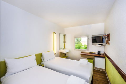 Ibis Budget Canberra - Rental Cars 1