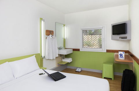 Ibis Budget Canberra - Rental Cars 14
