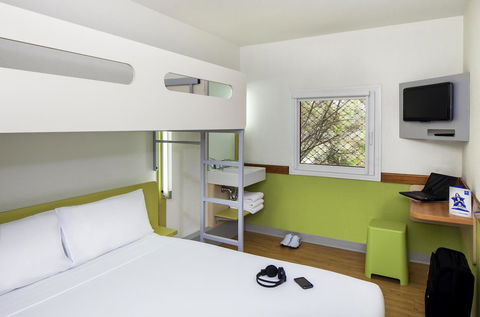 Ibis Budget Canberra - Rental Cars 6