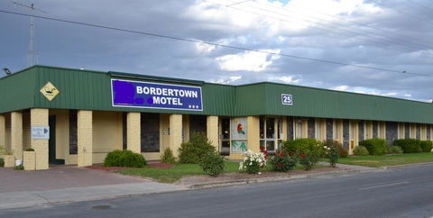 Bordertown Motel - Rental Cars 0
