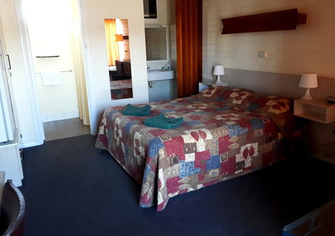 Bordertown Motel - Rental Cars 3