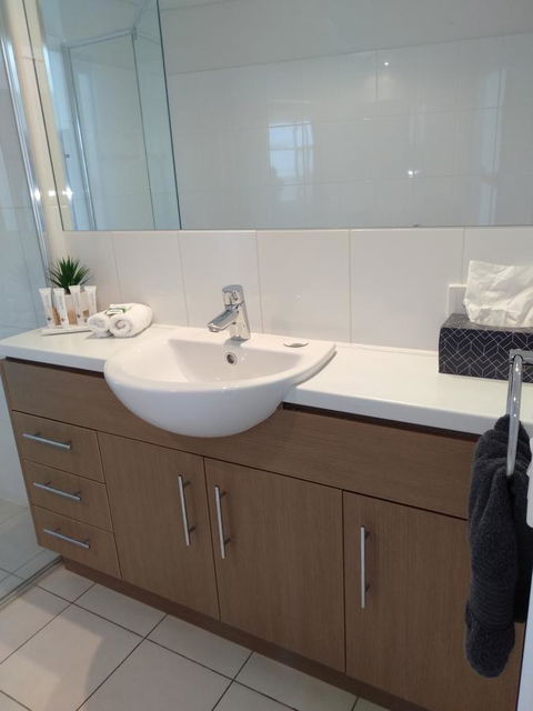 Wallaroo Marina Executive Apartments - Rental Cars 7