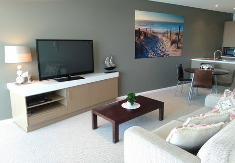 Wallaroo Marina Executive Apartments - Rental Cars 4