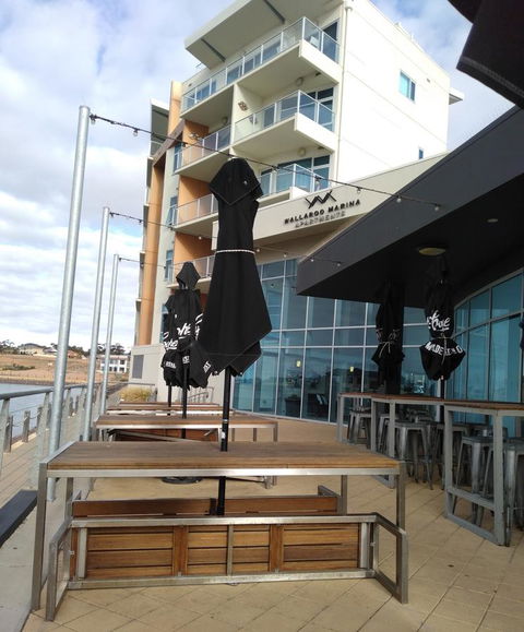Wallaroo Marina Executive Apartments - Rental Cars 17