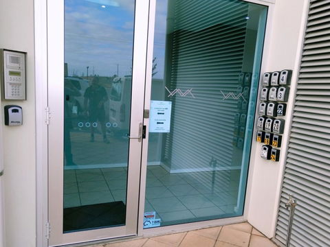 Wallaroo Marina Executive Apartments - Rental Cars 16