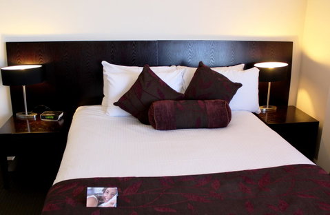 Hotel Grand Chancellor Adelaide - Rental Cars 16