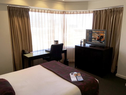 Hotel Grand Chancellor Adelaide - Rental Cars 7