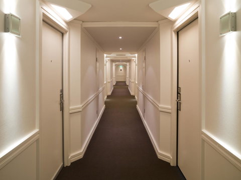 Hotel Grand Chancellor Adelaide - Rental Cars 32