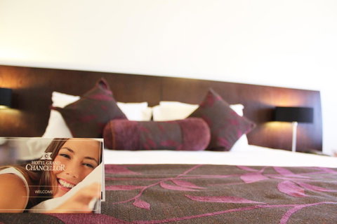 Hotel Grand Chancellor Adelaide - Rental Cars 25