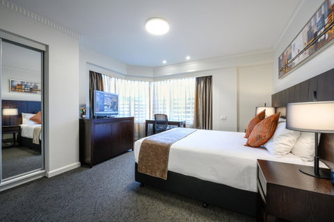 Hotel Grand Chancellor Adelaide - Rental Cars 6