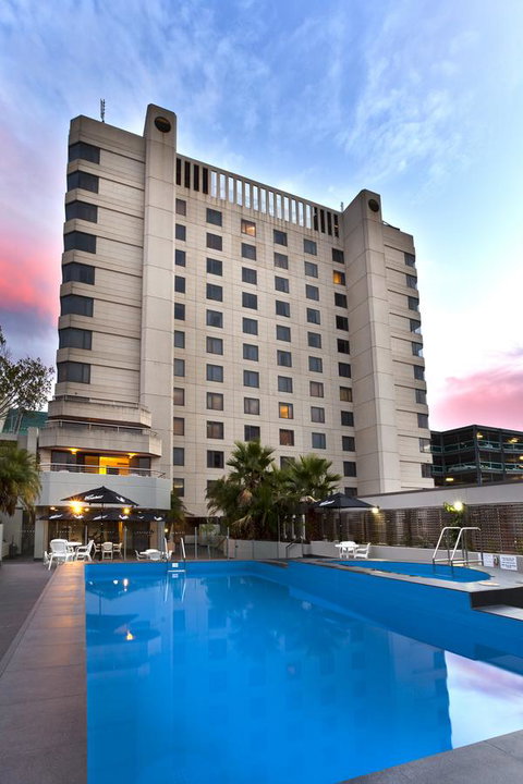 Hotel Grand Chancellor Adelaide - Rental Cars 3