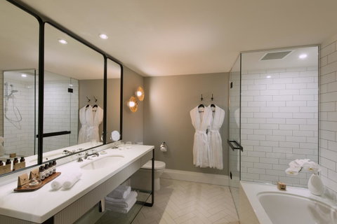 Mayfair Hotel - Rental Cars 17