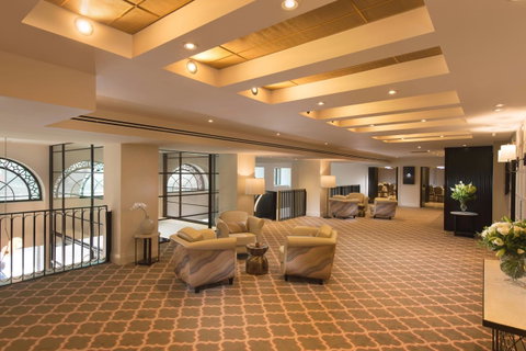 Mayfair Hotel - Rental Cars 10