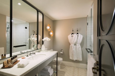 Mayfair Hotel - Rental Cars 12