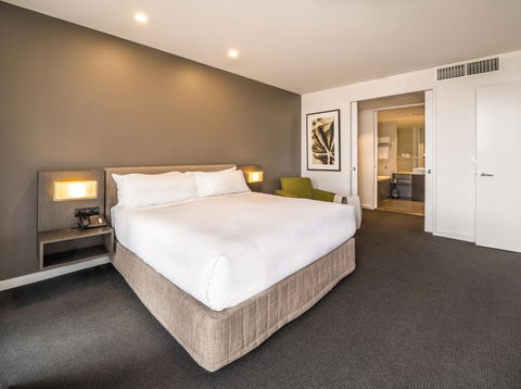 Pullman Adelaide - Rental Cars 7