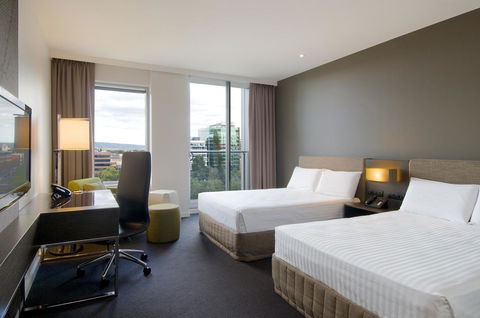 Pullman Adelaide - Rental Cars 40