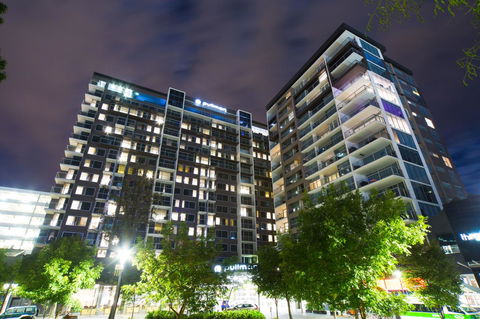 Pullman Adelaide - Rental Cars 3