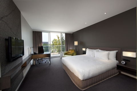 Pullman Adelaide - Rental Cars 23