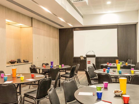 Ibis Adelaide - Rental Cars 35