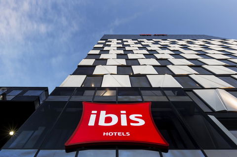 Ibis Adelaide - Rental Cars 13