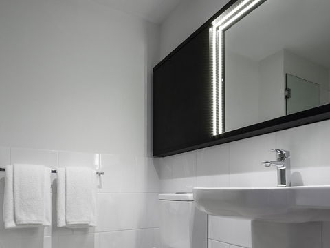Ibis Adelaide - Rental Cars 10