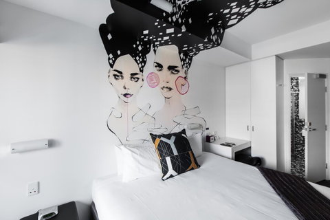 Majestic Minima Hotel - Rental Cars 18