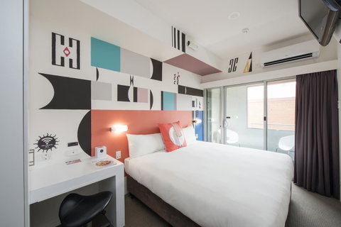Majestic Minima Hotel - Rental Cars 1