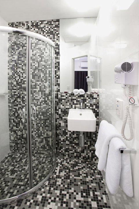 Majestic Minima Hotel - Rental Cars 9