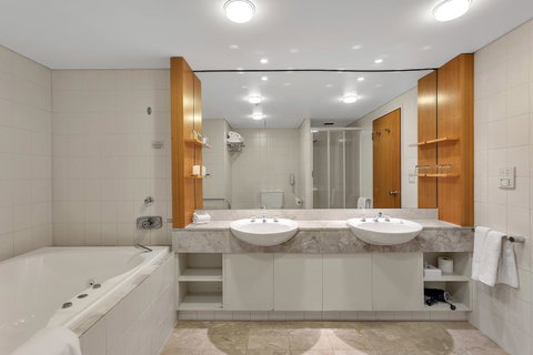 Stamford Plaza Adelaide - Rental Cars 20